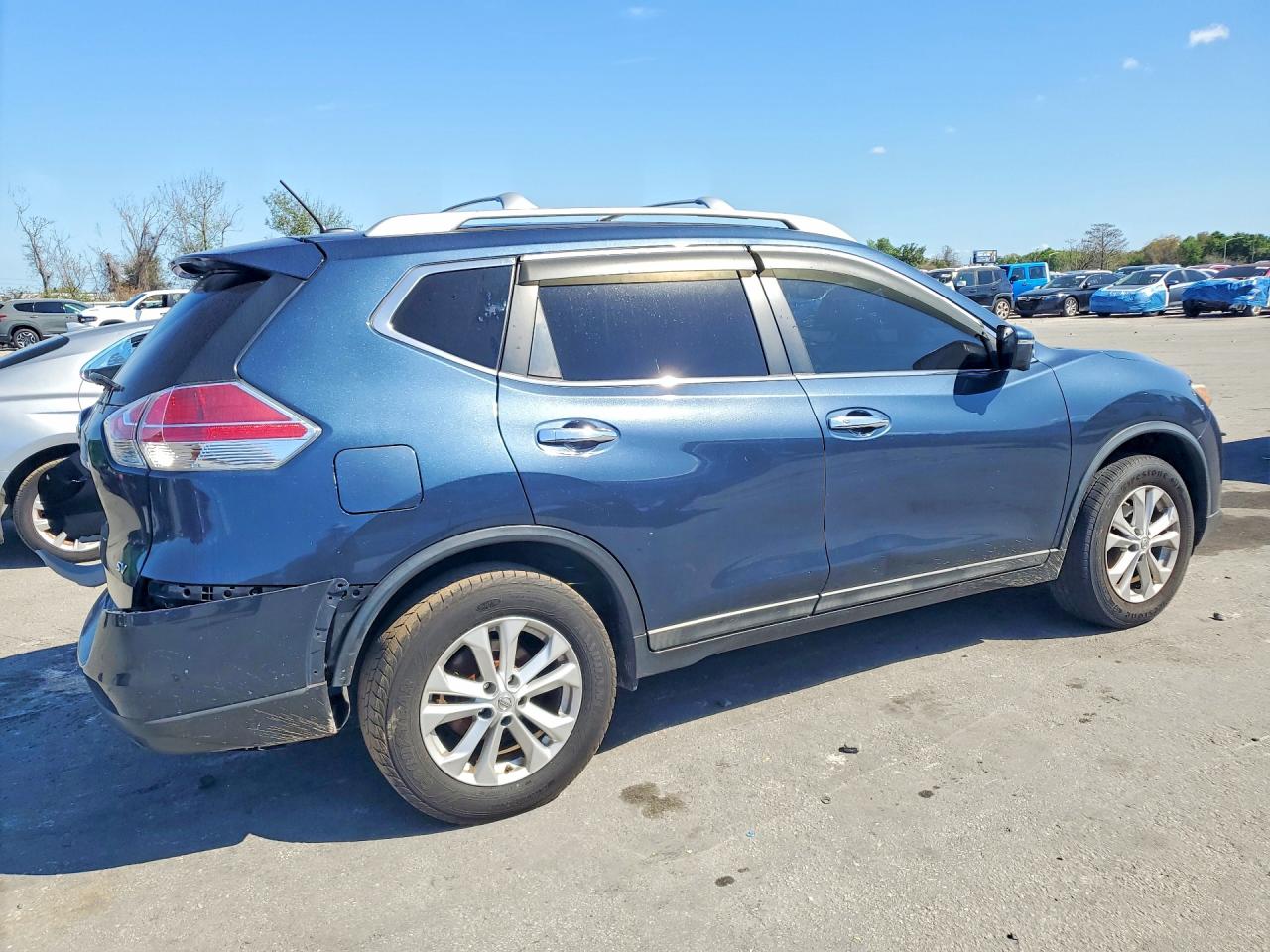 2015 Nissan Rogue Sv Серый vin: 5N1AT2MT7FC826231
