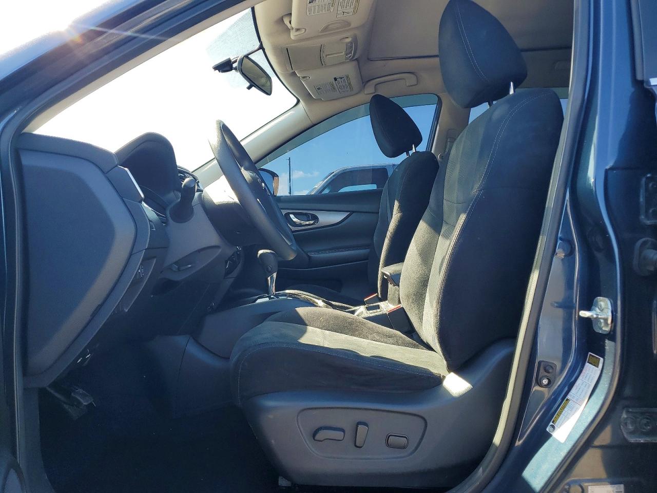 2015 Nissan Rogue Sv Серый vin: 5N1AT2MT7FC826231