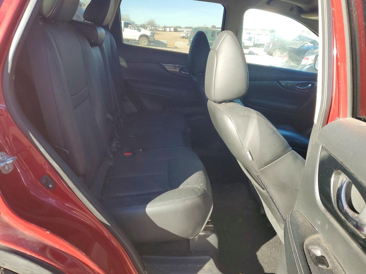 2015 Niss Rogue Sl Red vin: 5N1AT2MT7FC865823
