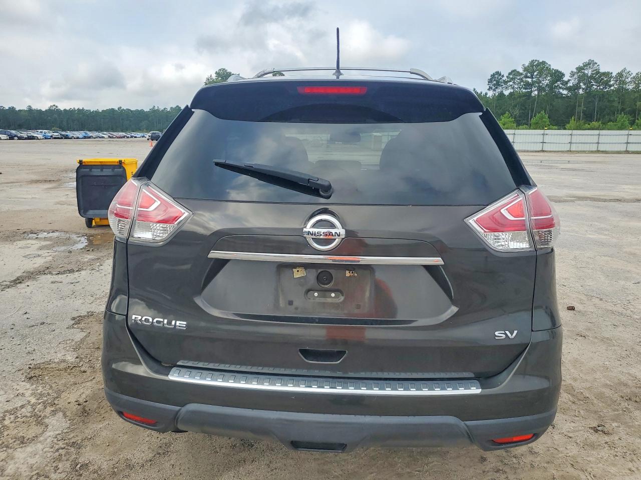 2015 Nissan Rogue S Green vin: 5N1AT2MT7FC900750