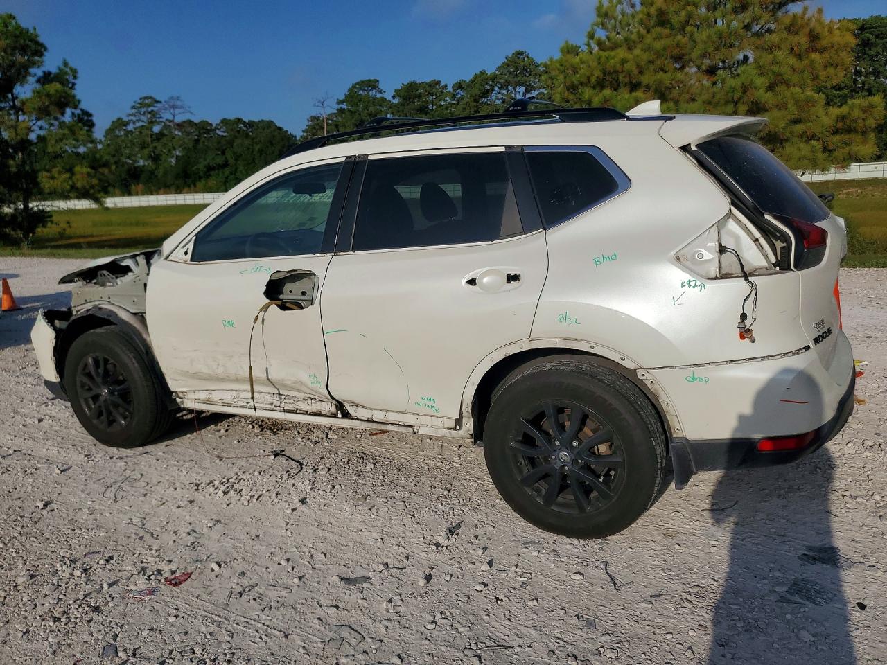 2018 Nissan Rogue Sv White vin: 5N1AT2MT7JC797953