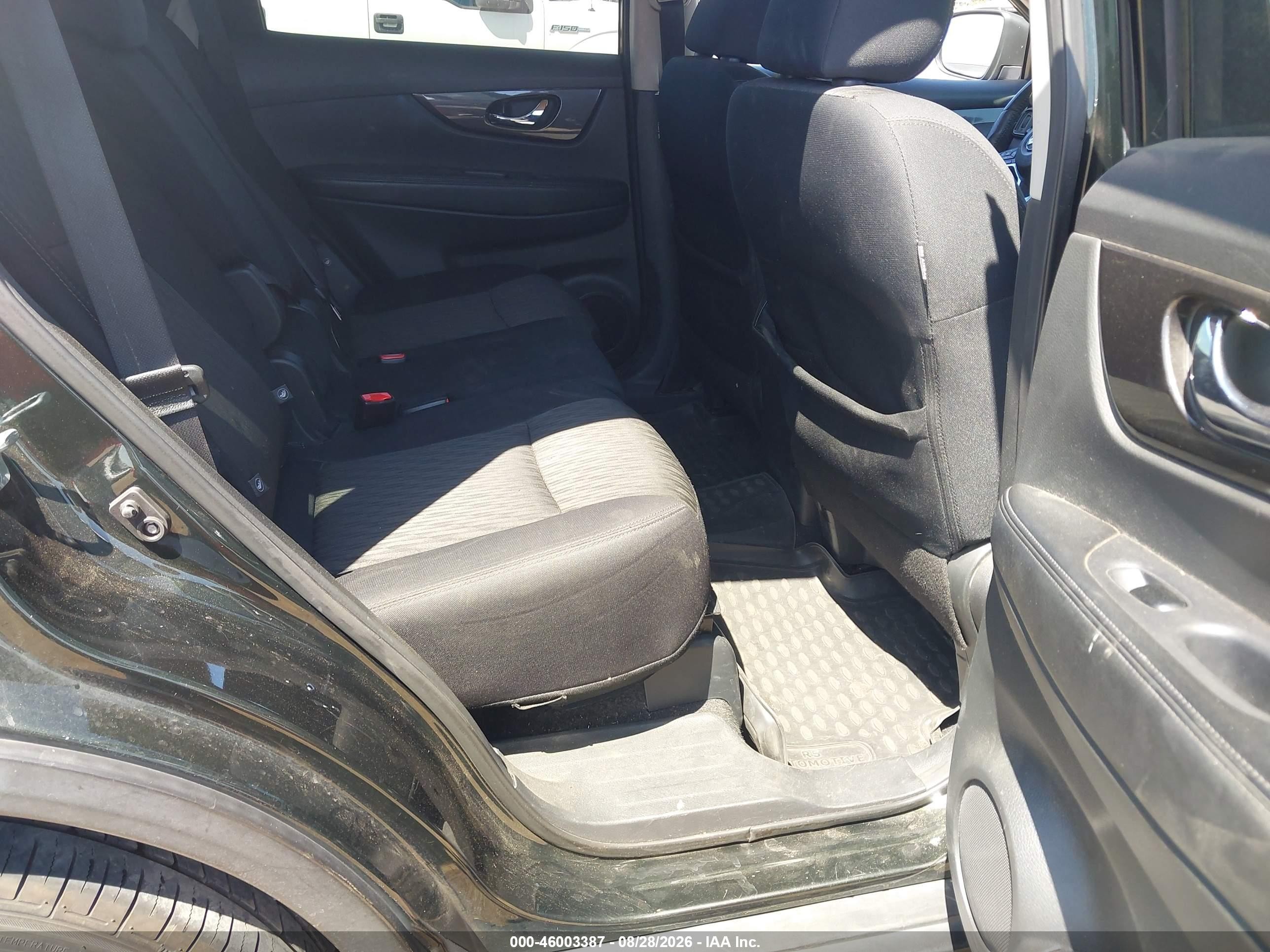 2019 Nissan Rogue Sv Green vin: 5N1AT2MT7KC746714