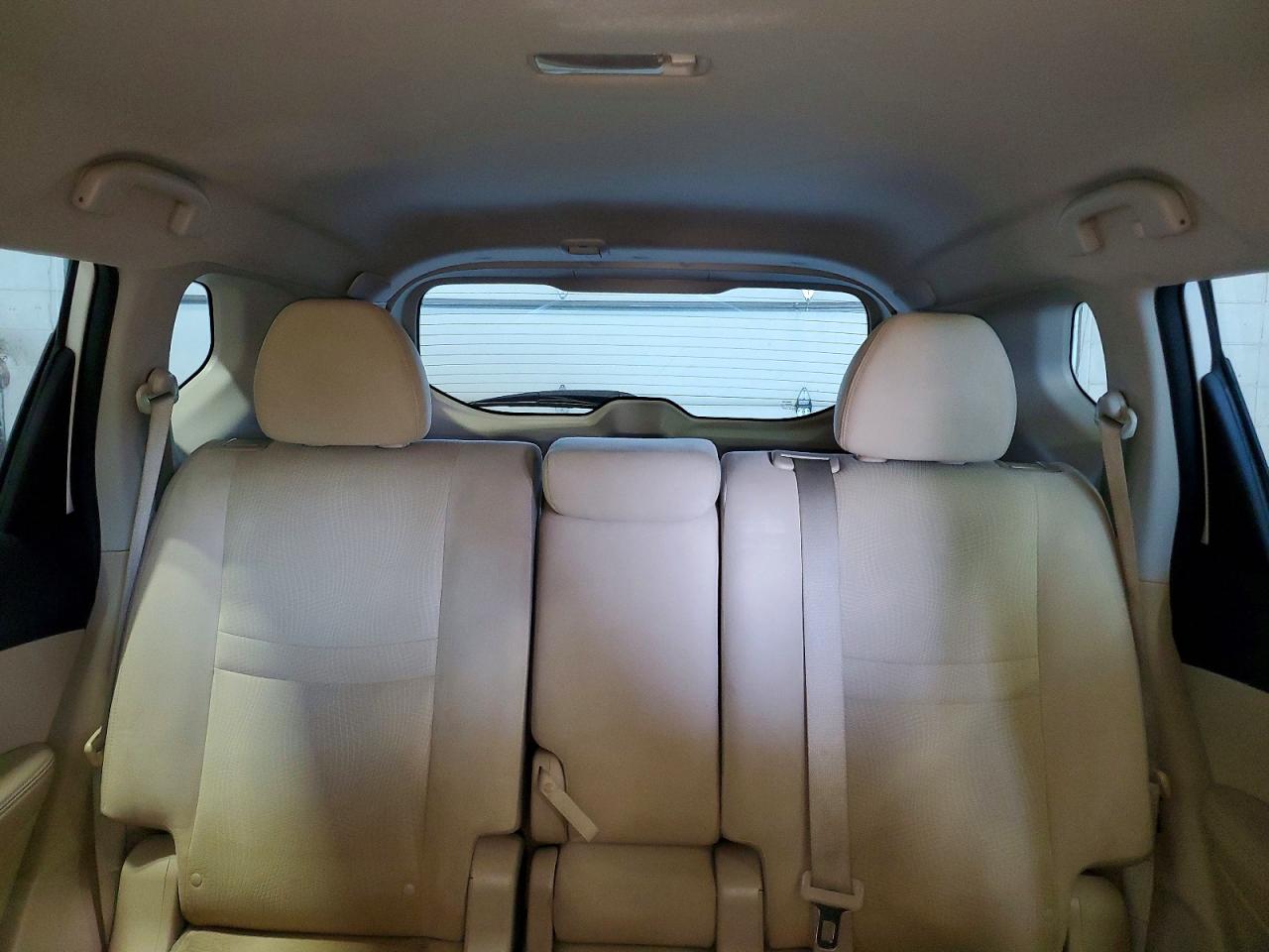 2014 Nissan Rogue S White vin: 5N1AT2MT8EC751750