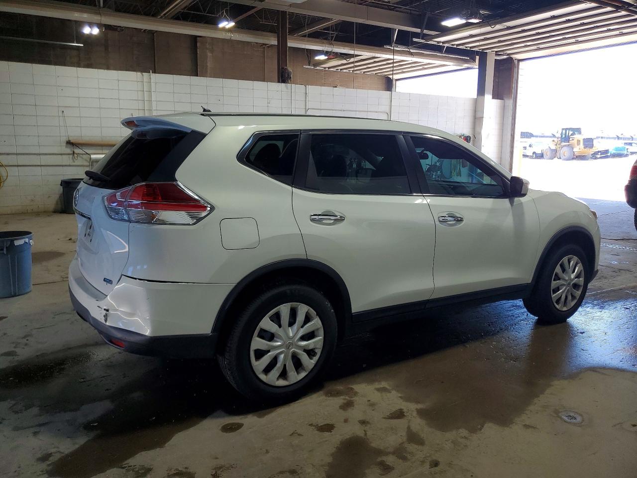 2014 Nissan Rogue S White vin: 5N1AT2MT8EC751750