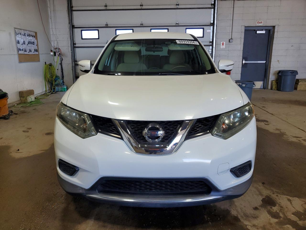 2014 Nissan Rogue S White vin: 5N1AT2MT8EC751750