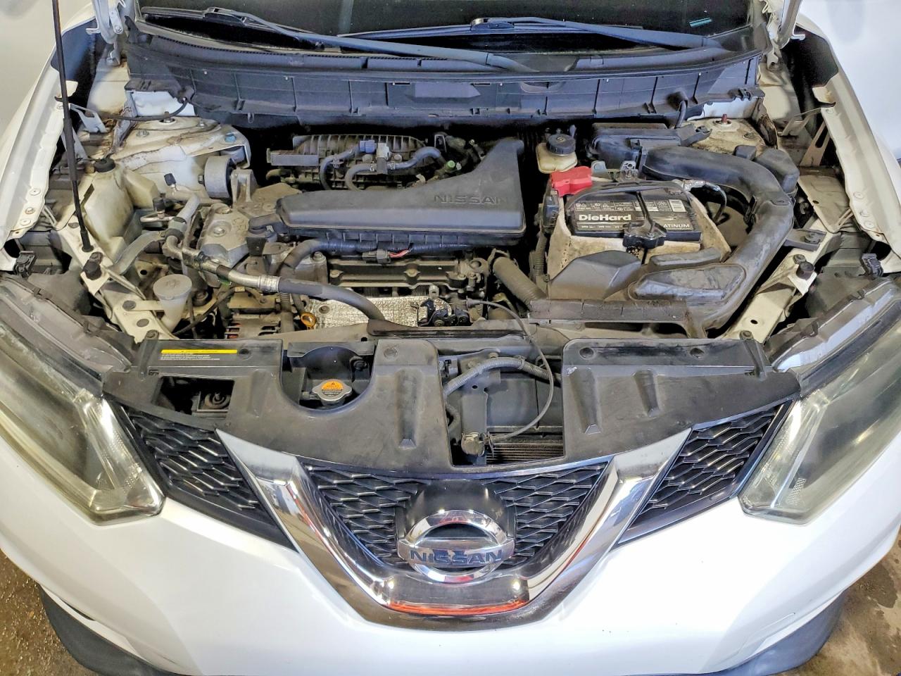 2014 Nissan Rogue S White vin: 5N1AT2MT8EC751750