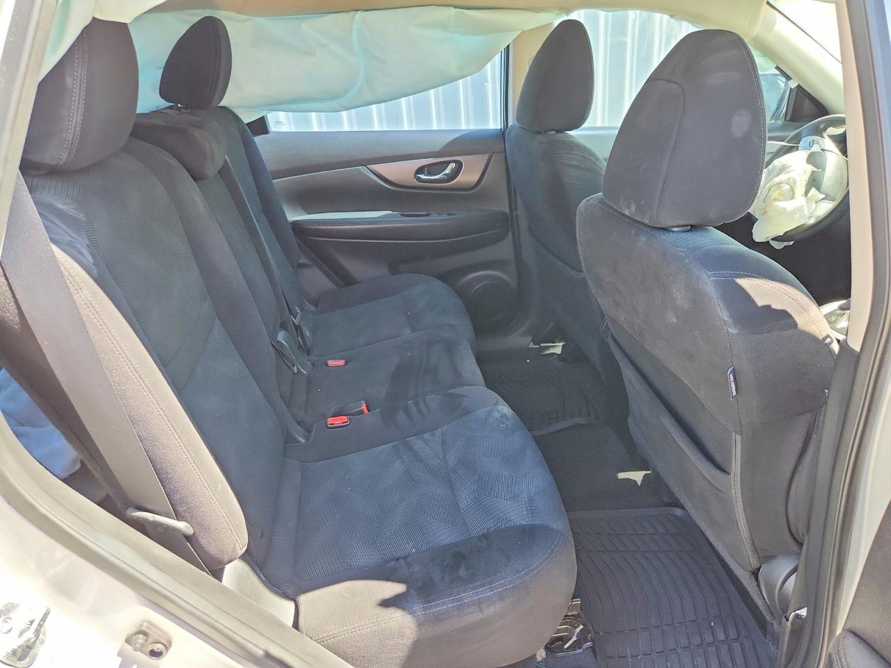 2014 Nissan Rogue S Silver vin: 5N1AT2MT8EC830335