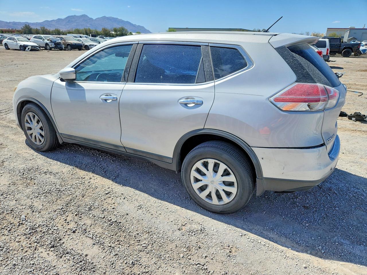 2014 Nissan Rogue S Silver vin: 5N1AT2MT8EC830335