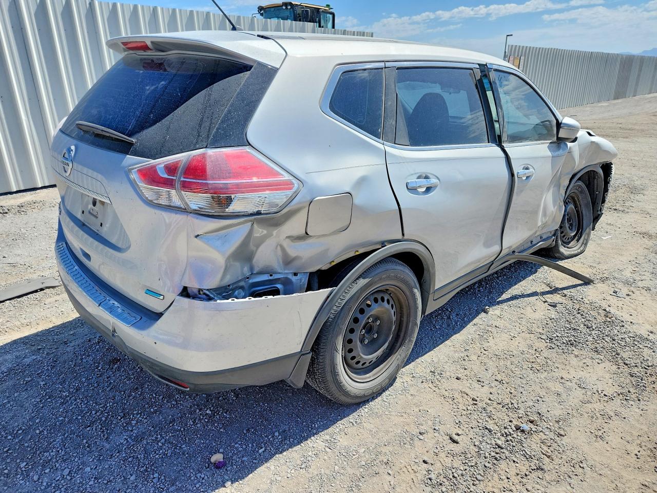 2014 Nissan Rogue S Silver vin: 5N1AT2MT8EC830335