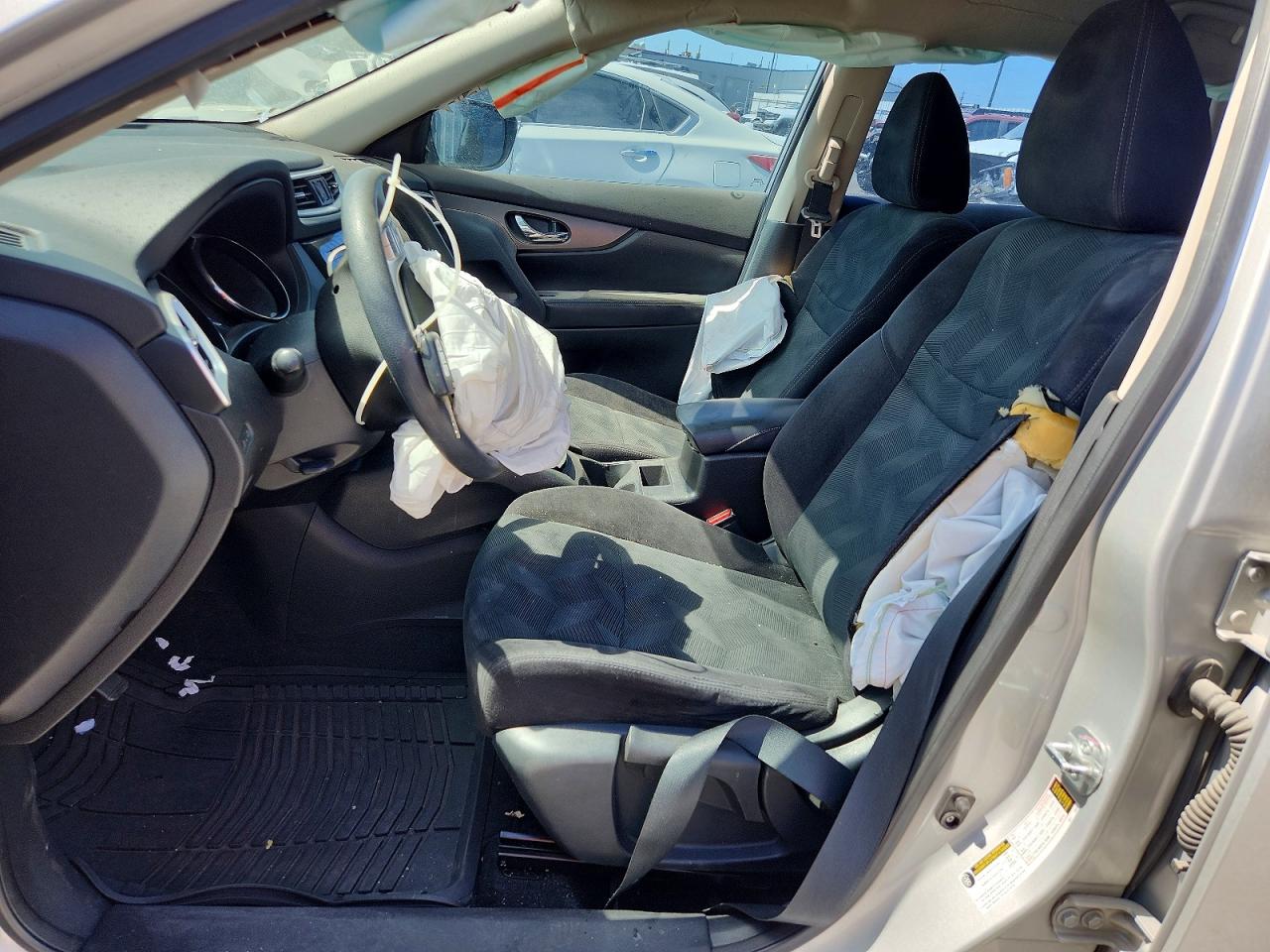 2014 Nissan Rogue S Silver vin: 5N1AT2MT8EC830335