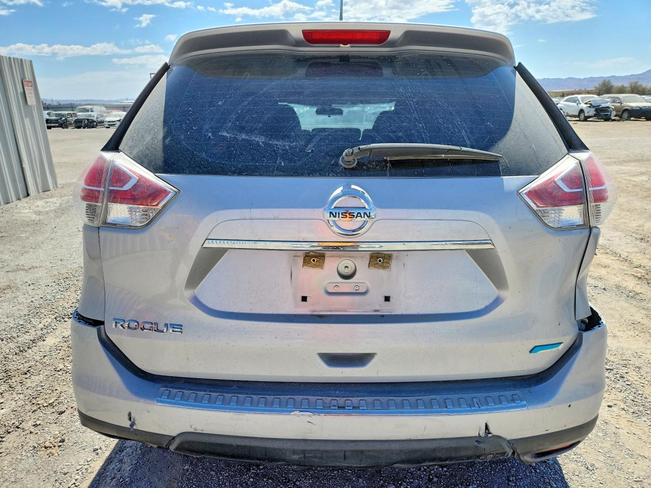 2014 Nissan Rogue S Silver vin: 5N1AT2MT8EC830335