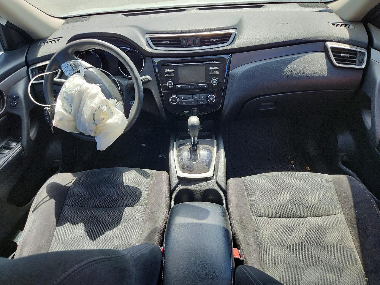 2014 Nissan Rogue S Silver vin: 5N1AT2MT8EC830335