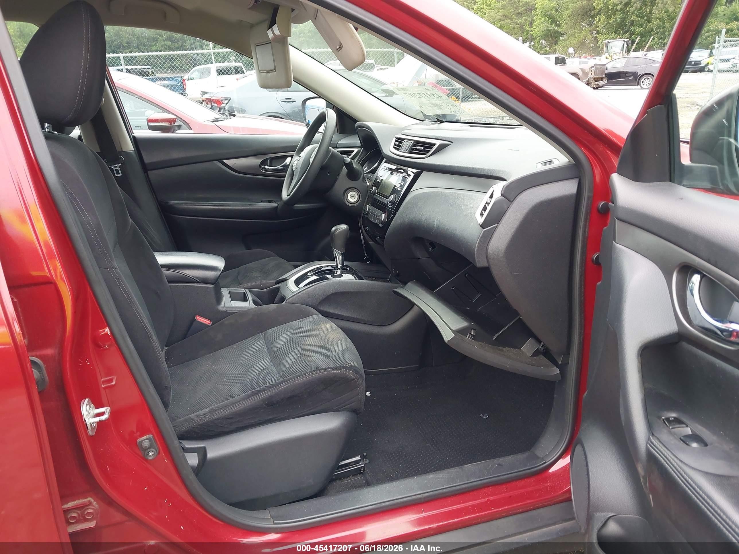 2014 Nissan Rogue S Red vin: 5N1AT2MT8EC862072
