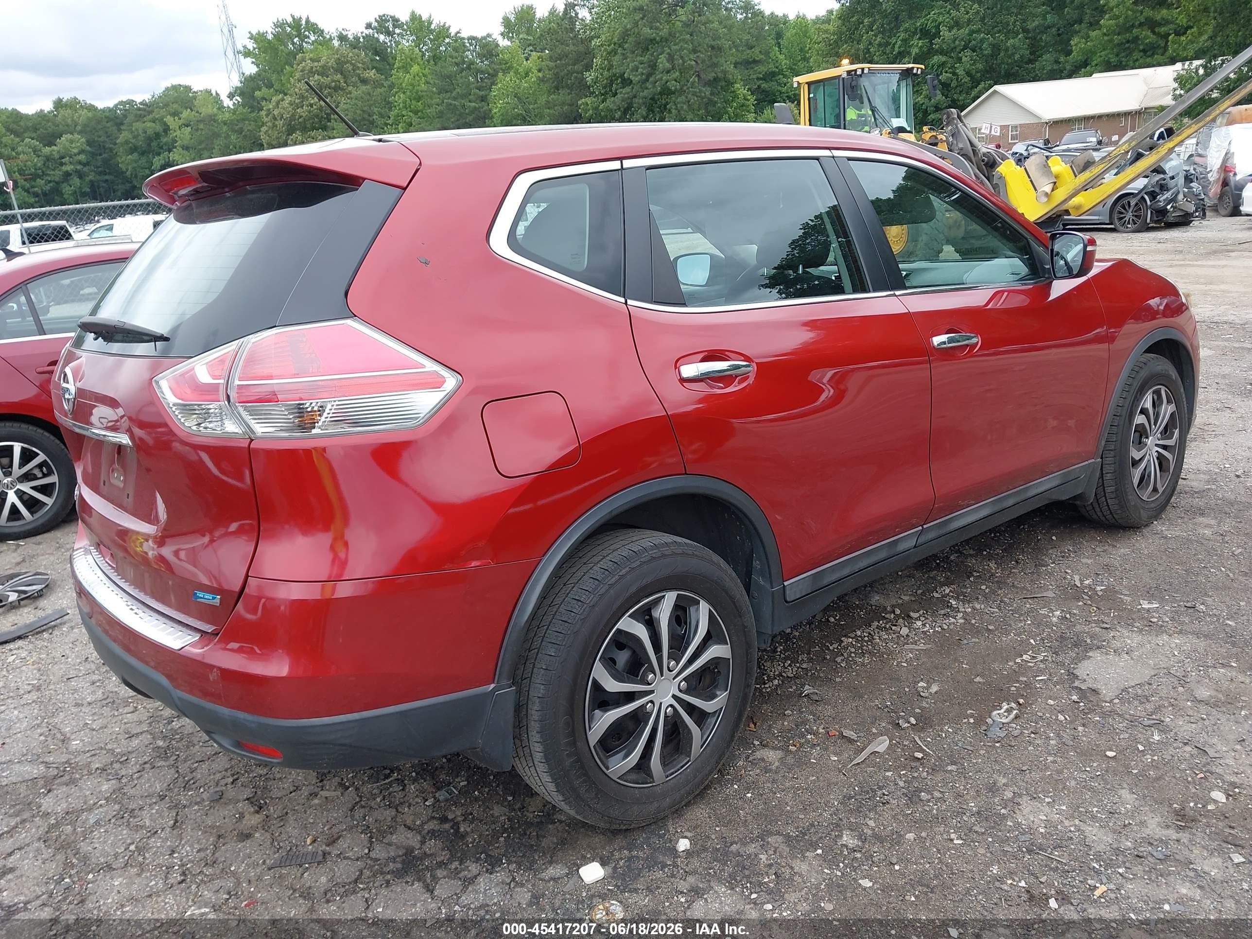 2014 Nissan Rogue S Red vin: 5N1AT2MT8EC862072