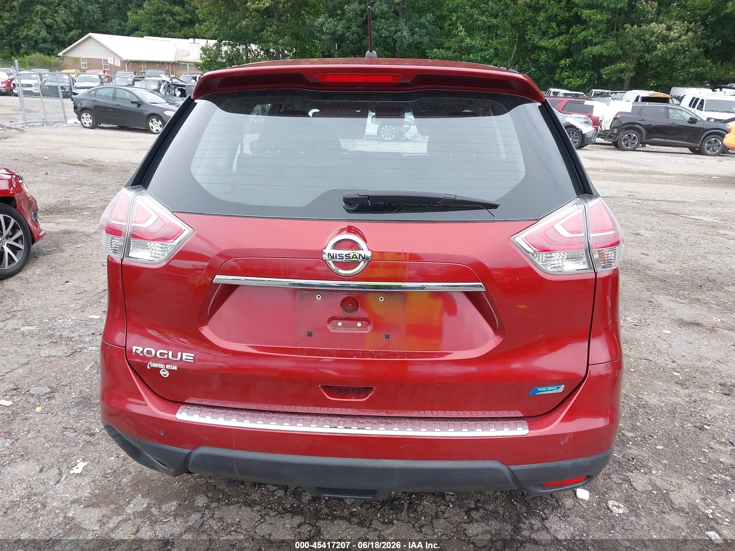 2014 Nissan Rogue S Red vin: 5N1AT2MT8EC862072
