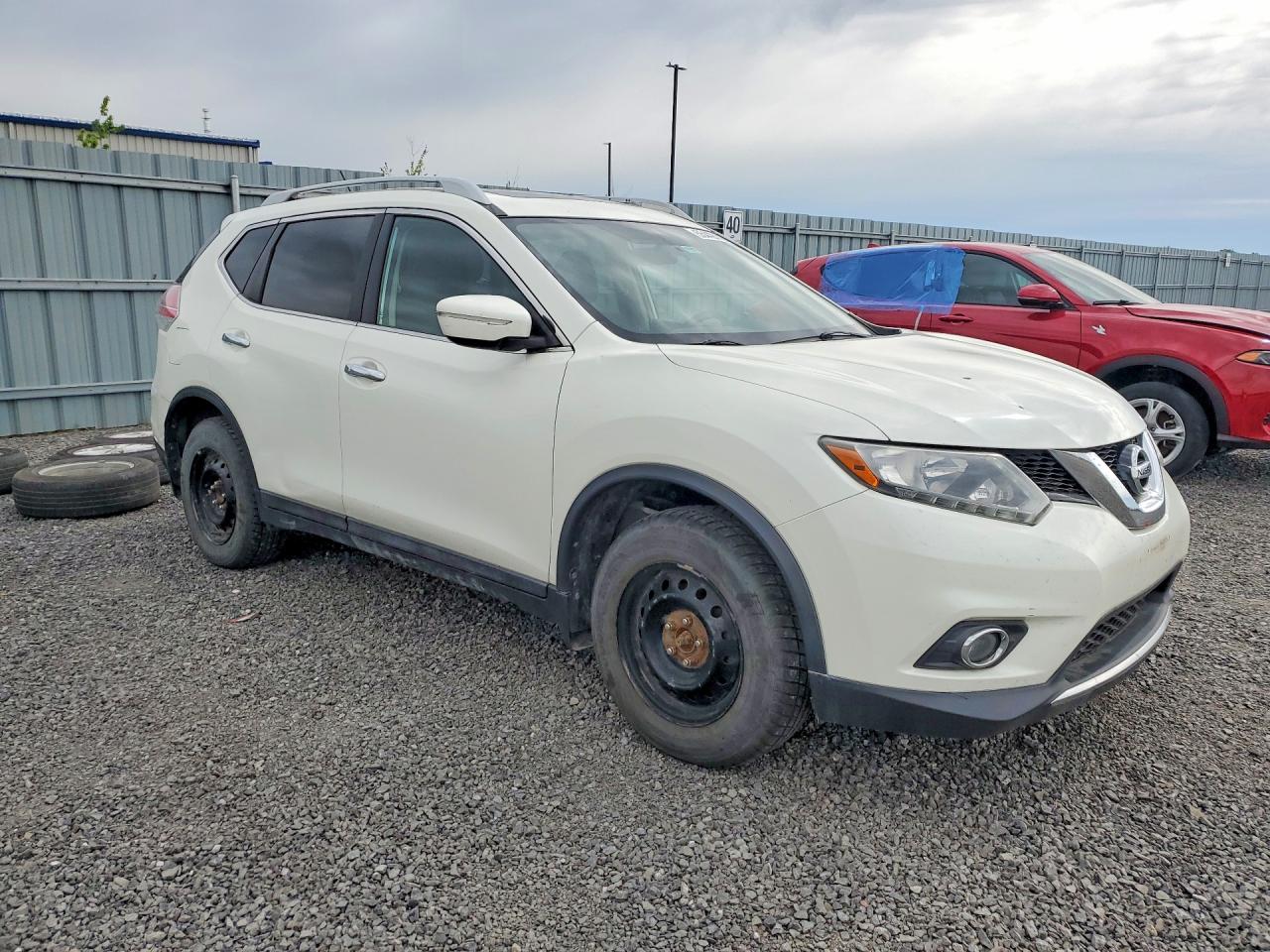 2015 Nissan Rogue S Белый vin: 5N1AT2MT8FC754486