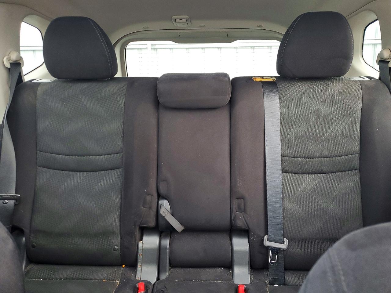 2015 Nissan Rogue S Белый vin: 5N1AT2MT8FC754486