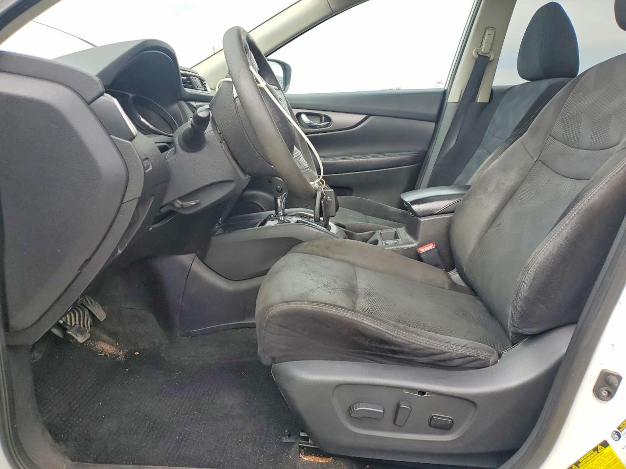 2015 Nissan Rogue S Белый vin: 5N1AT2MT8FC754486