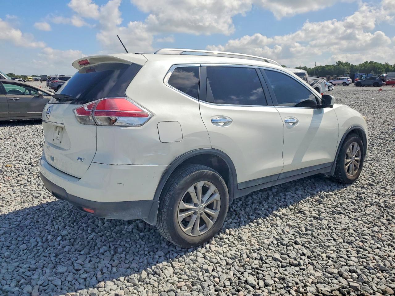 2015 Nissan Rogue Sv White vin: 5N1AT2MT8FC769750
