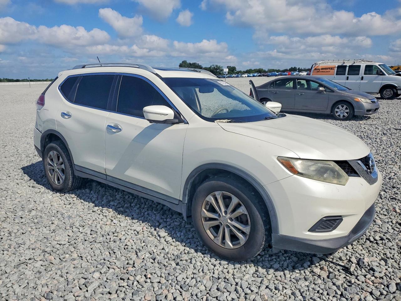 2015 Nissan Rogue Sv White vin: 5N1AT2MT8FC769750