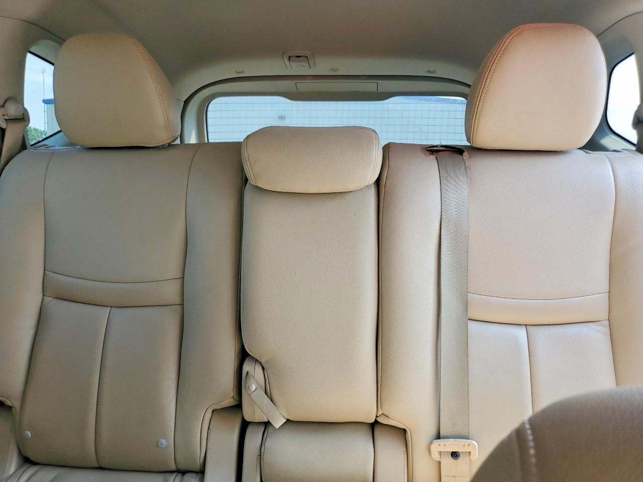 2015 Nissan Rogue S Белый vin: 5N1AT2MT8FC821054