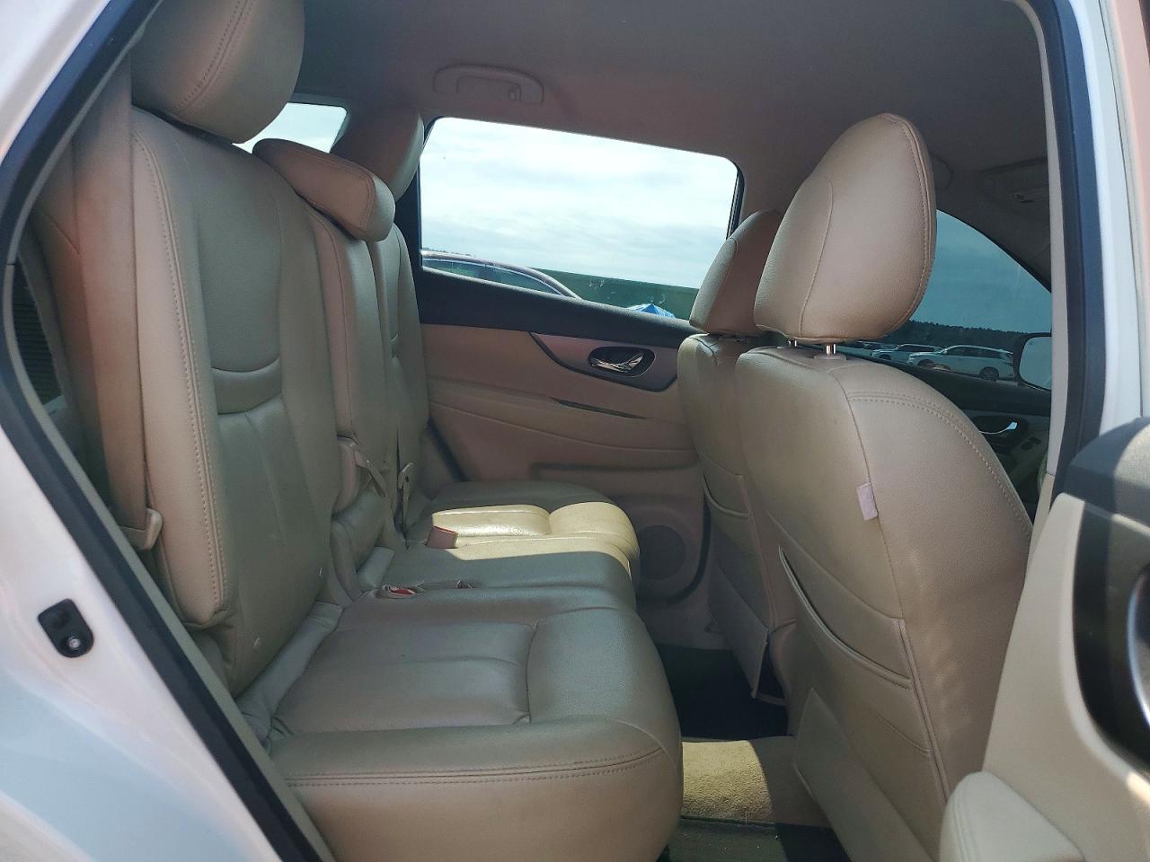 2015 Nissan Rogue S Белый vin: 5N1AT2MT8FC821054