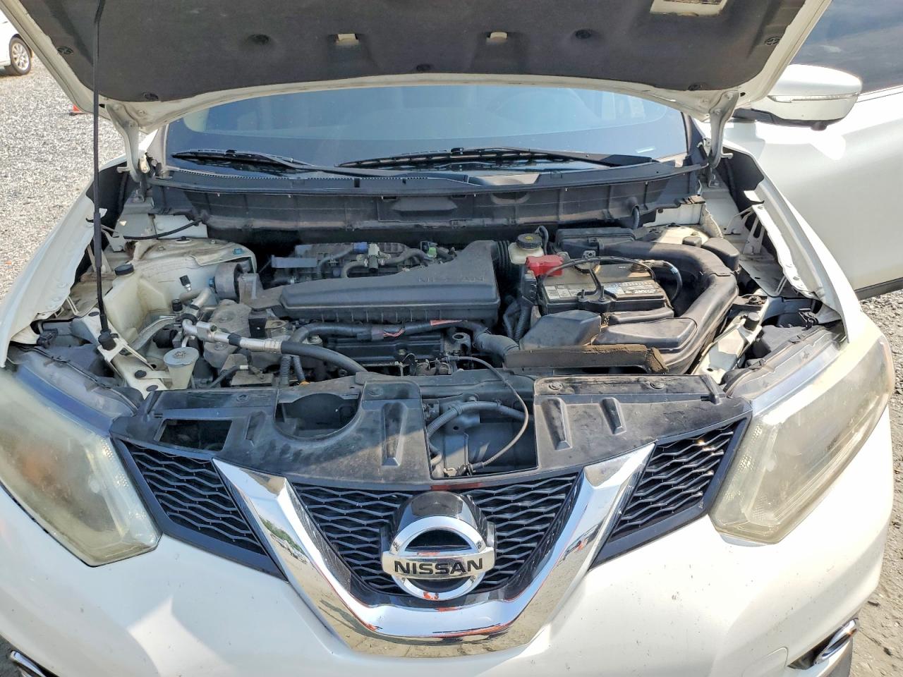 2015 Nissan Rogue S Белый vin: 5N1AT2MT8FC821054