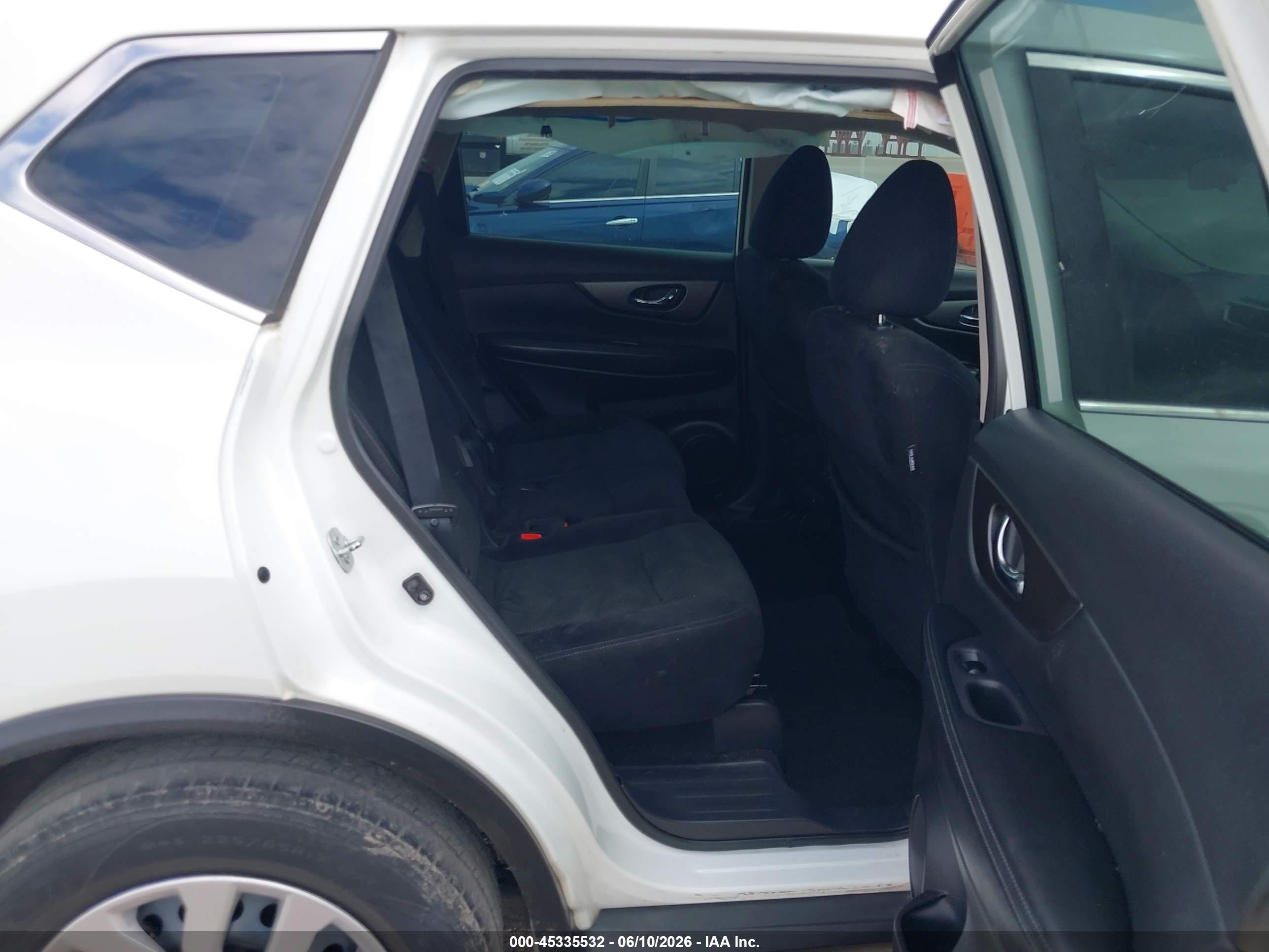 2015 Nissan Rogue S Белый vin: 5N1AT2MT8FC841367