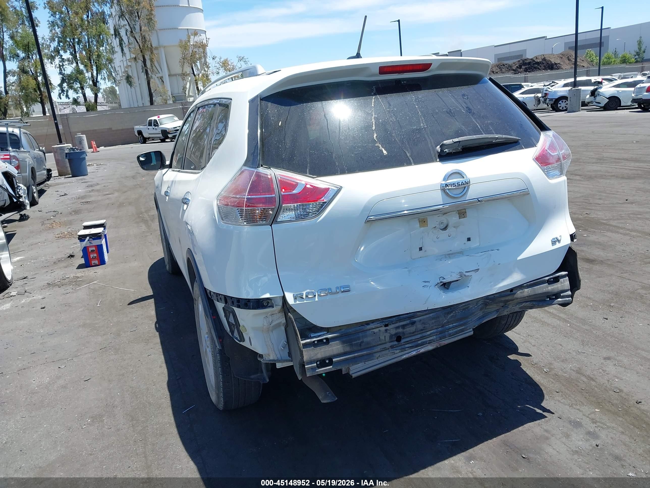 2015 Nissan Rogue Sv White vin: 5N1AT2MT8FC881058