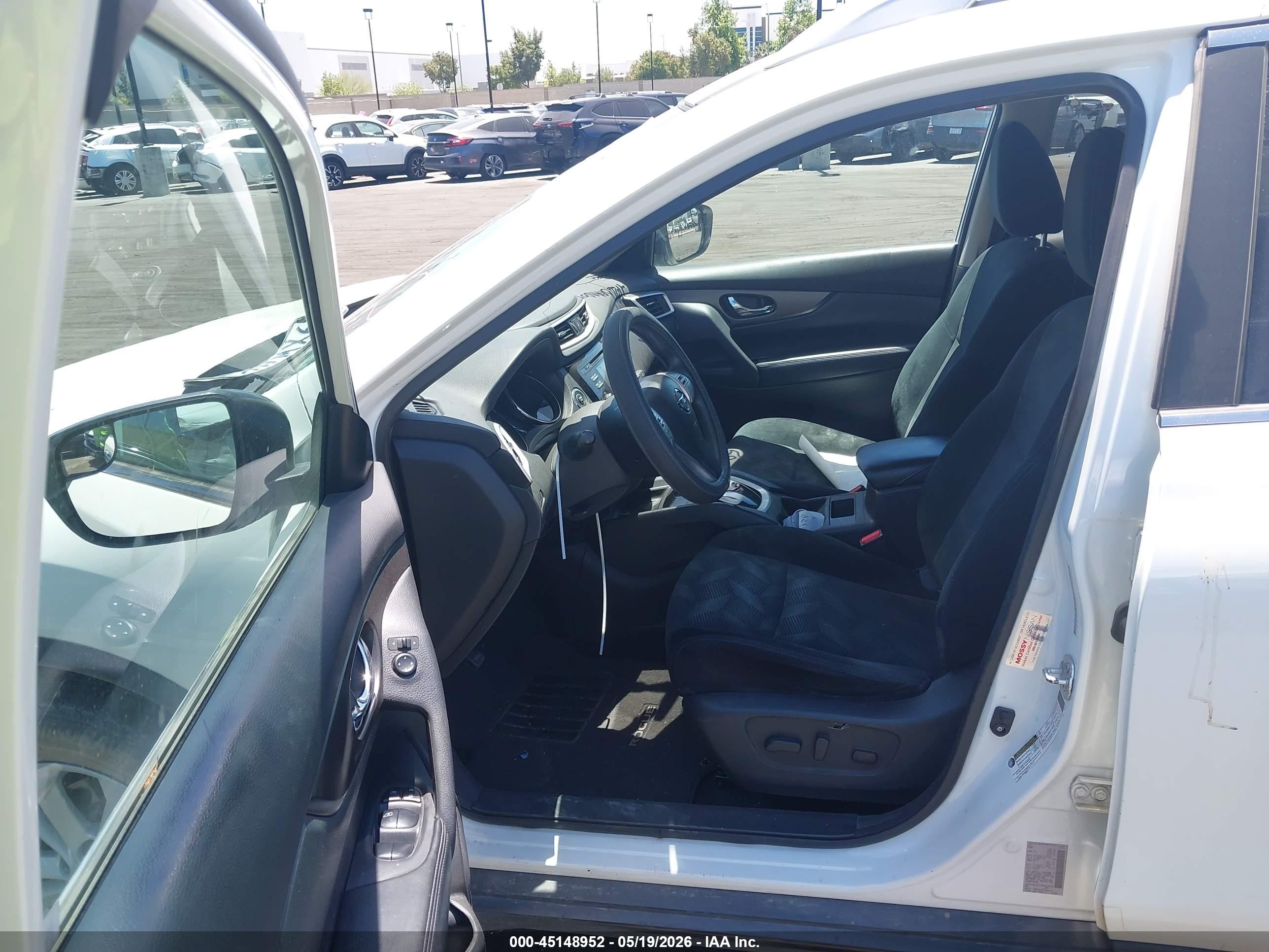 2015 Nissan Rogue Sv White vin: 5N1AT2MT8FC881058