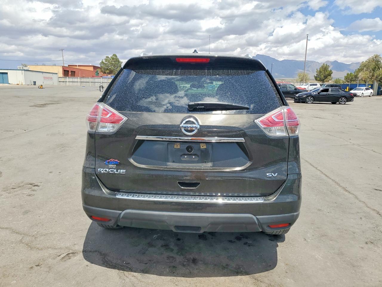 2015 Nissan Rogue Sv Brown vin: 5N1AT2MT8FC883943