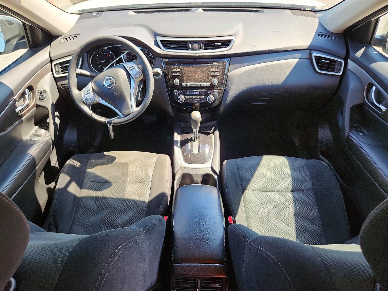 2015 Nissan Rogue Sv White vin: 5N1AT2MT8FC913376