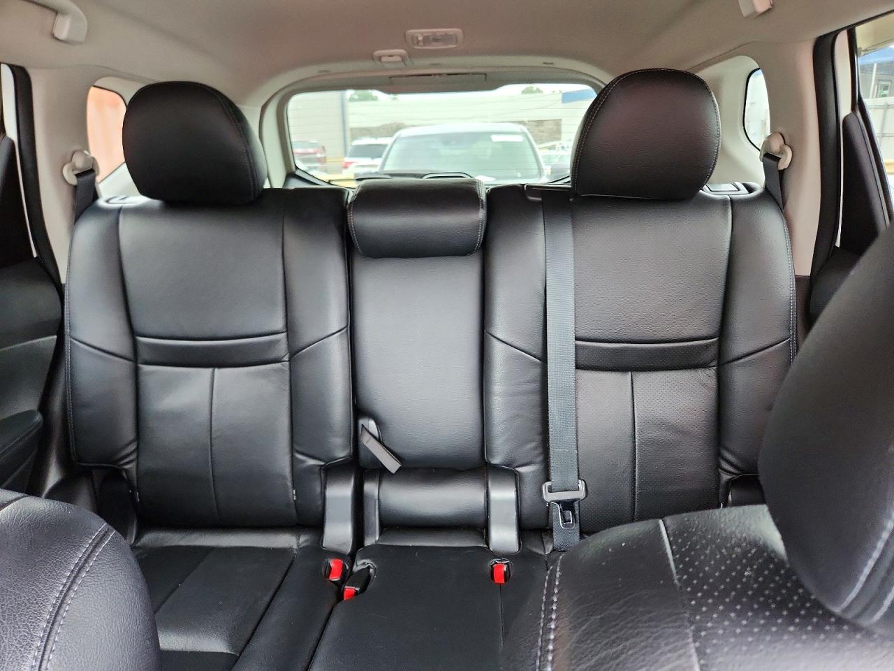 2018 Nissan Rogue S White vin: 5N1AT2MT8JC851891