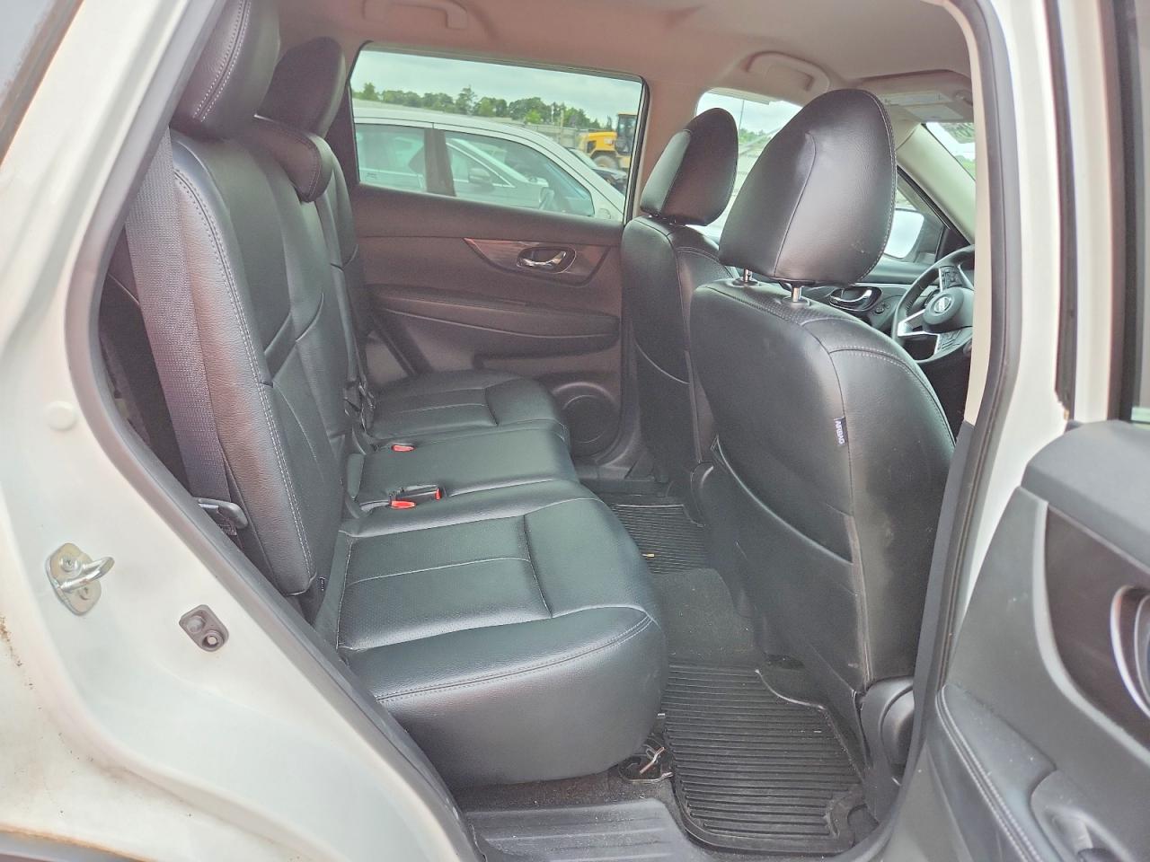 2018 Nissan Rogue S White vin: 5N1AT2MT8JC851891
