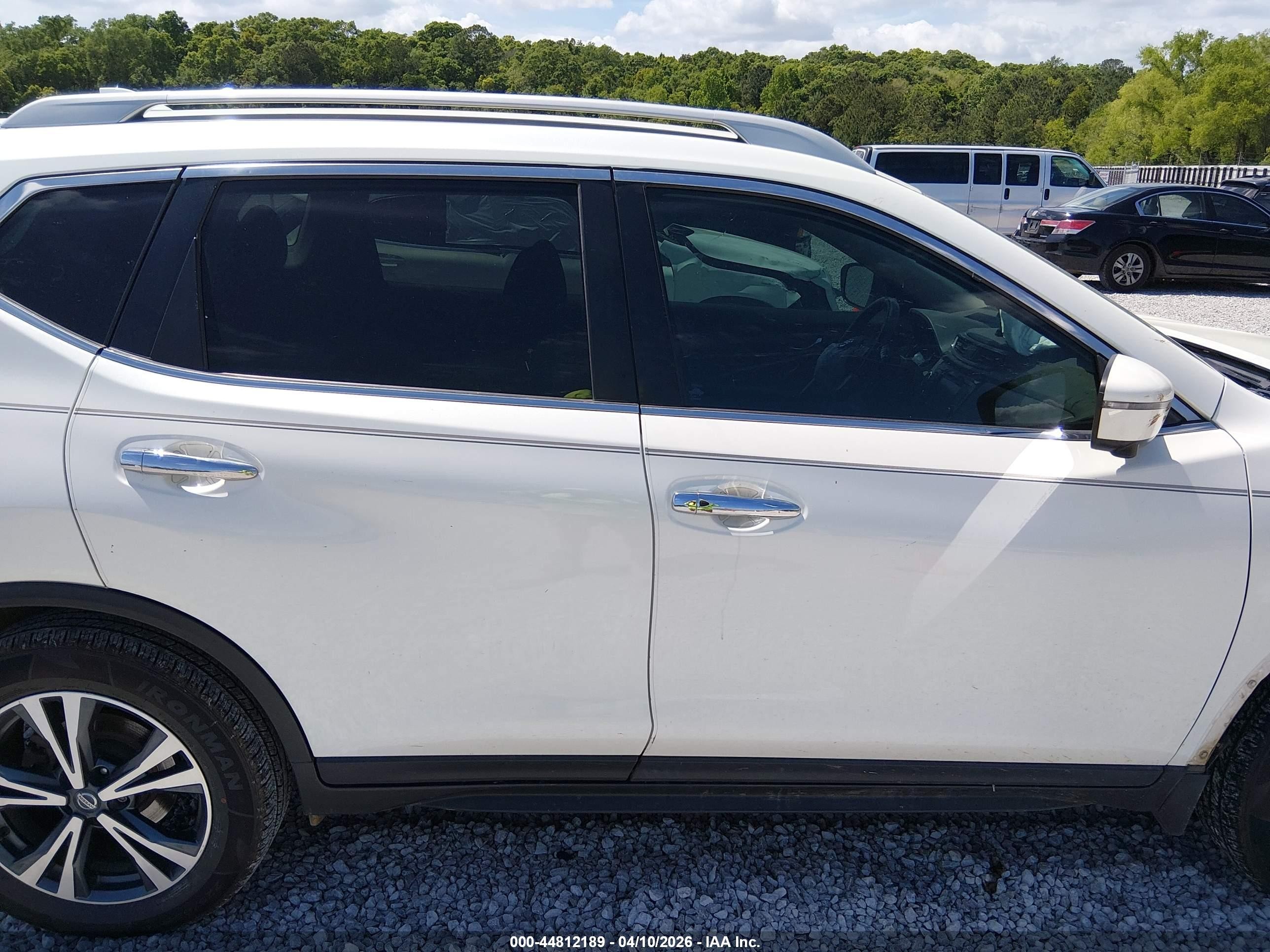 2019 Nissan Rogue Sv White vin: 5N1AT2MT8KC794707