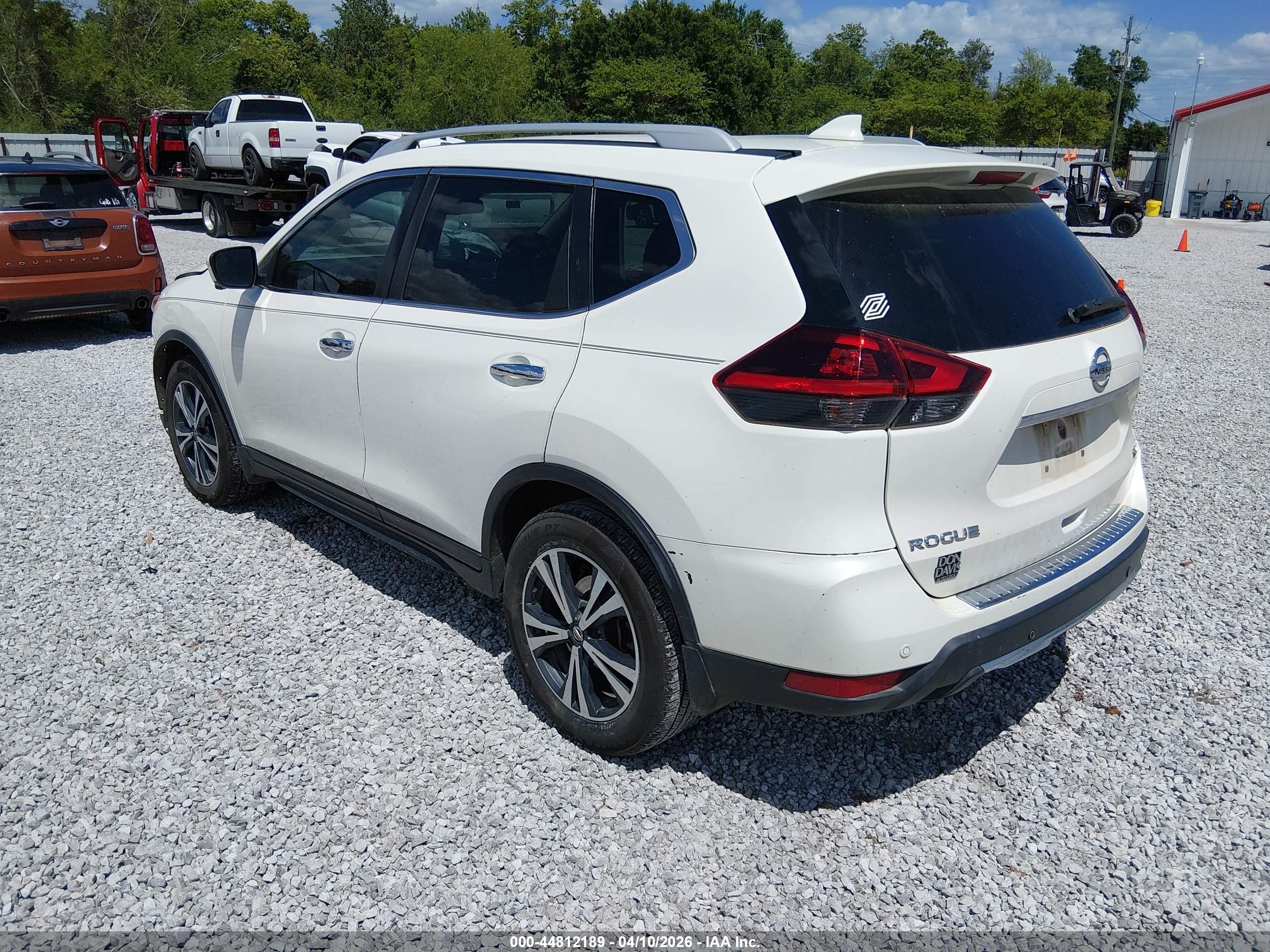 2019 Nissan Rogue Sv White vin: 5N1AT2MT8KC794707