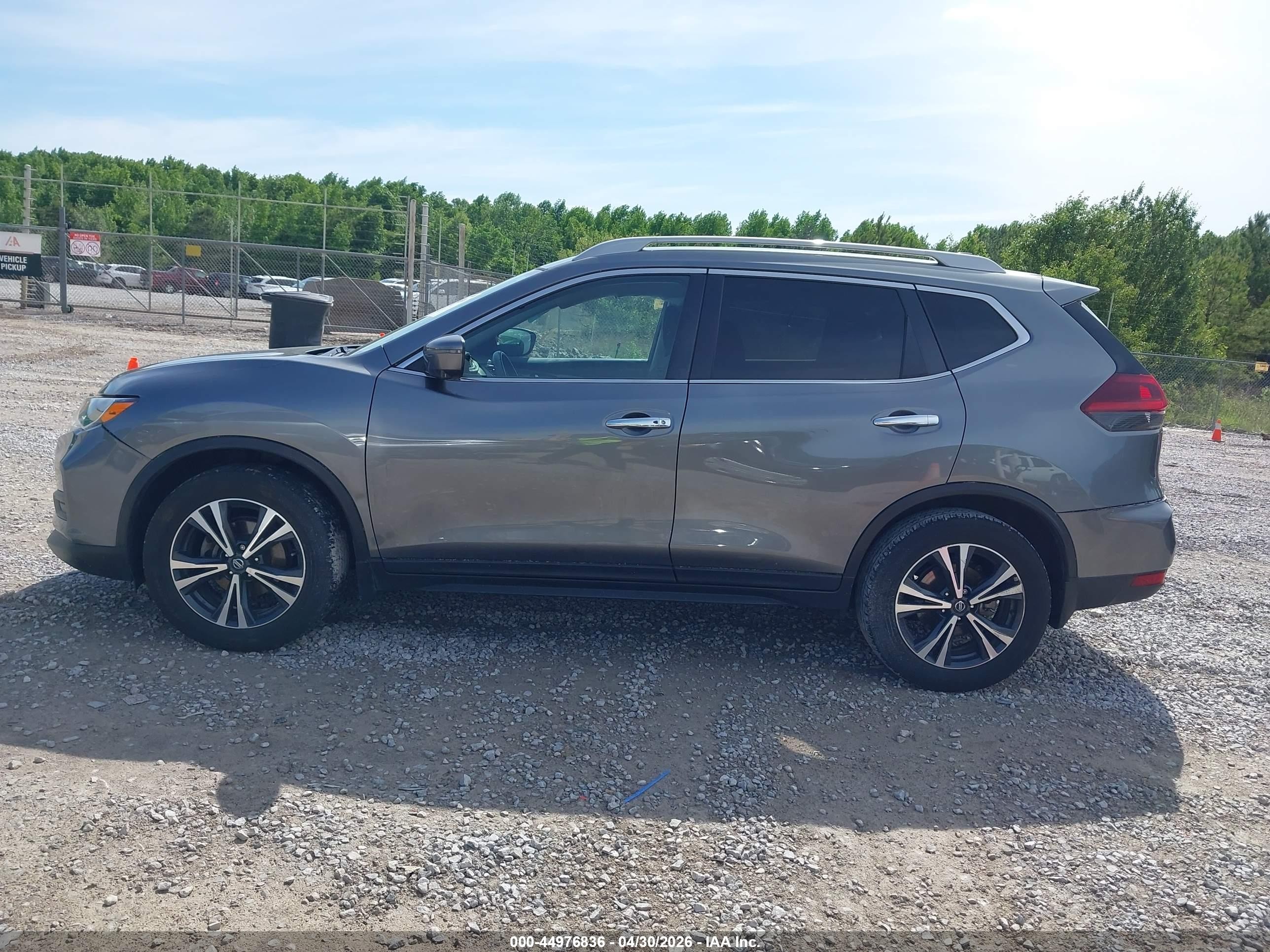 2020 Nissan Rogue Sv Fwd Серый vin: 5N1AT2MT8LC808316