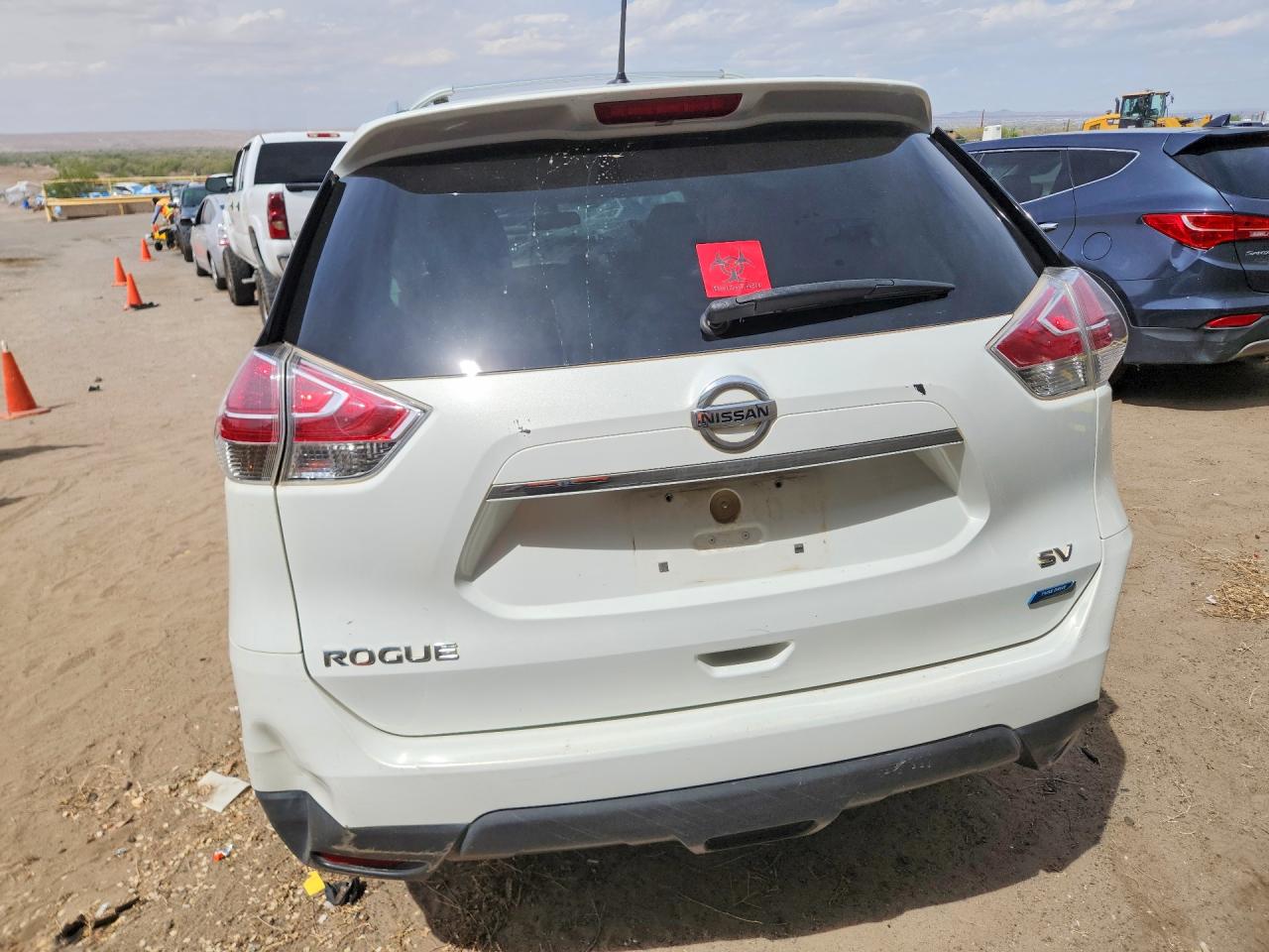 2014 Nissan Rogue Sv White vin: 5N1AT2MT9EC856605
