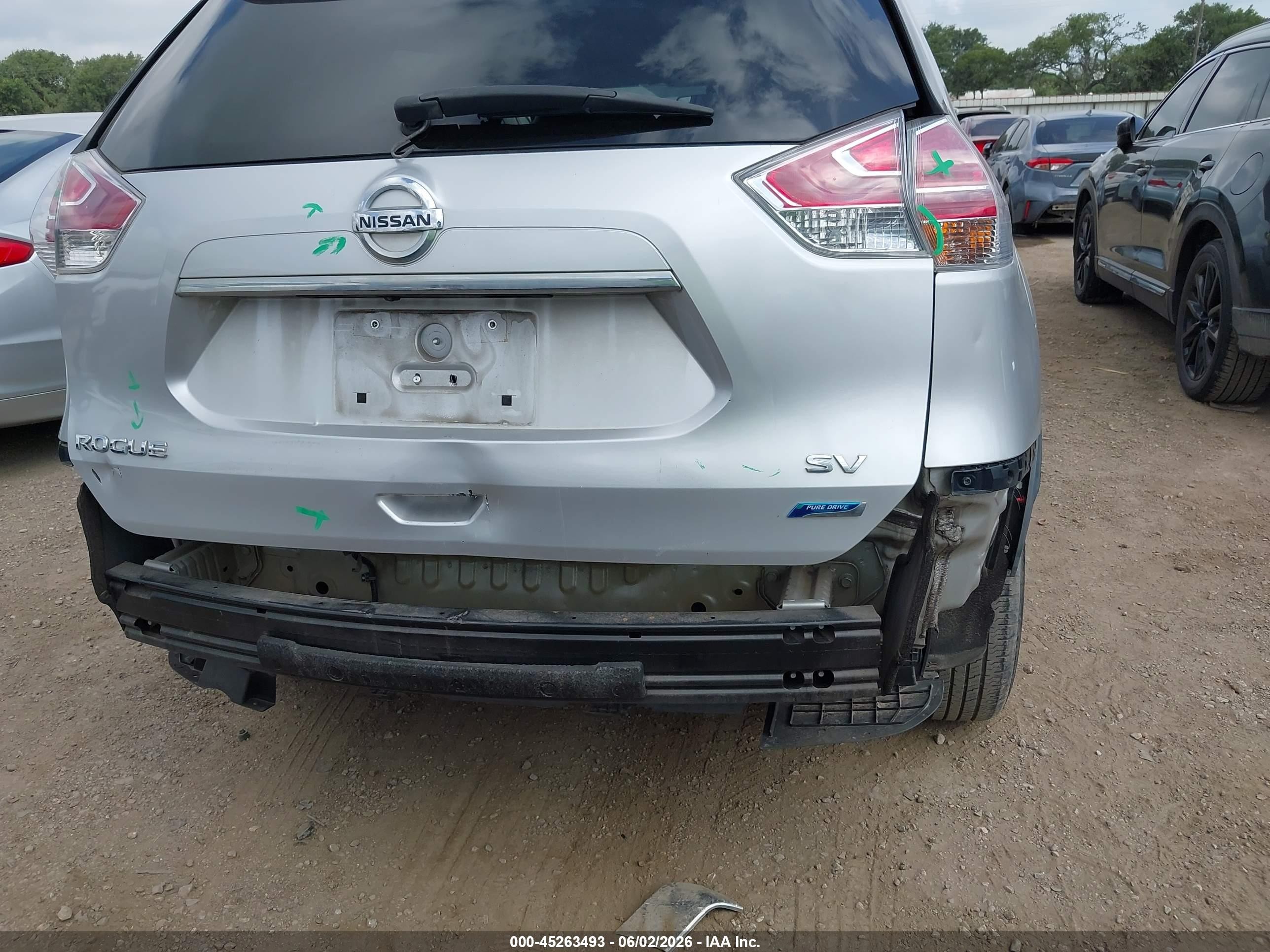 2014 Nissan Rogue Sv Silver vin: 5N1AT2MT9EC861254