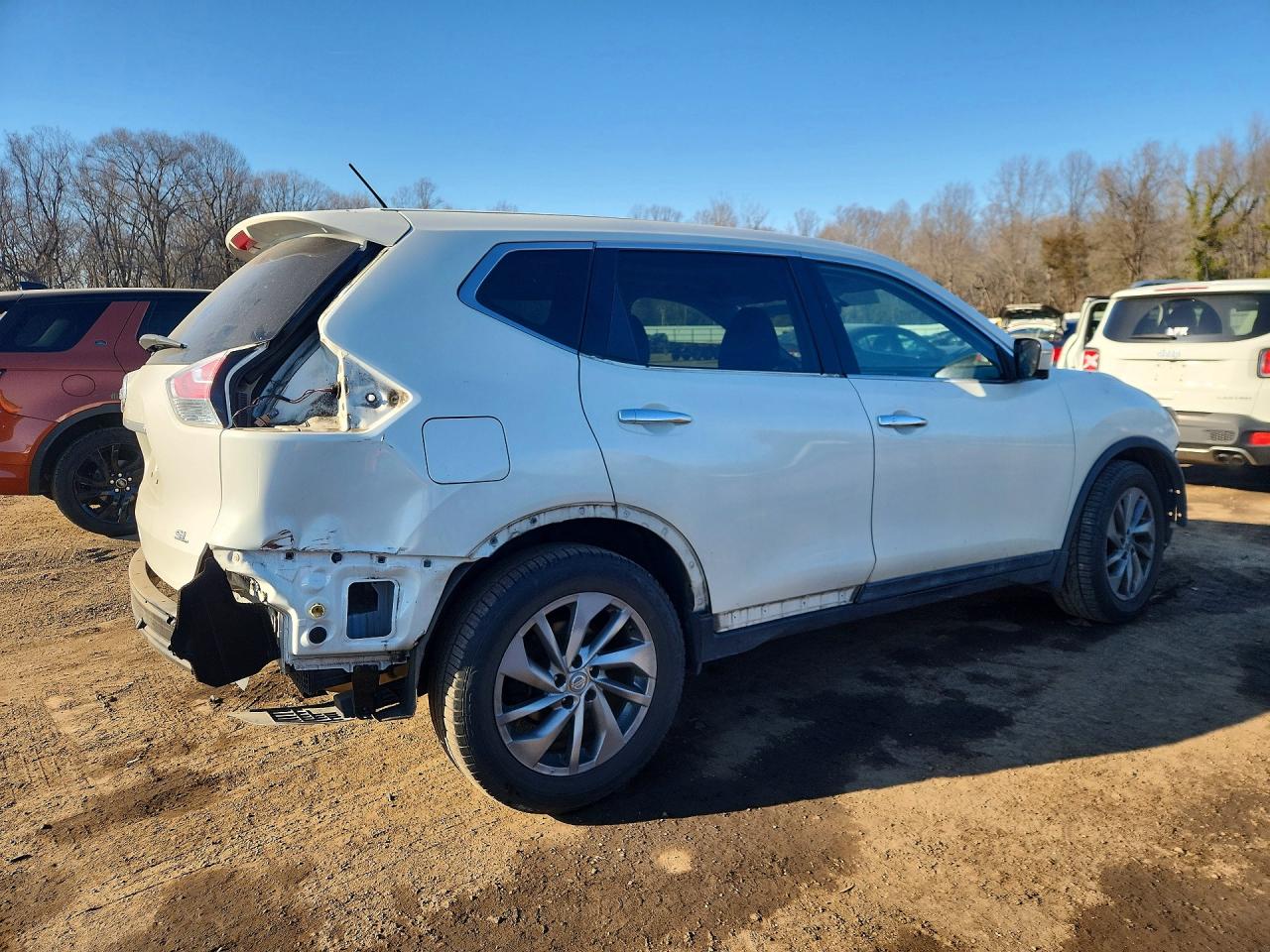 2015 Nissan Rogue S White vin: 5N1AT2MT9FC757056