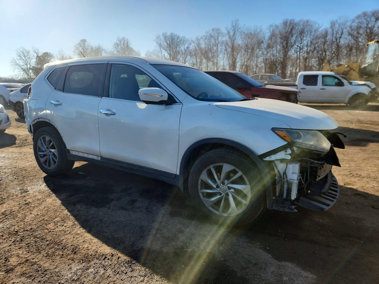 2015 Nissan Rogue S White vin: 5N1AT2MT9FC757056