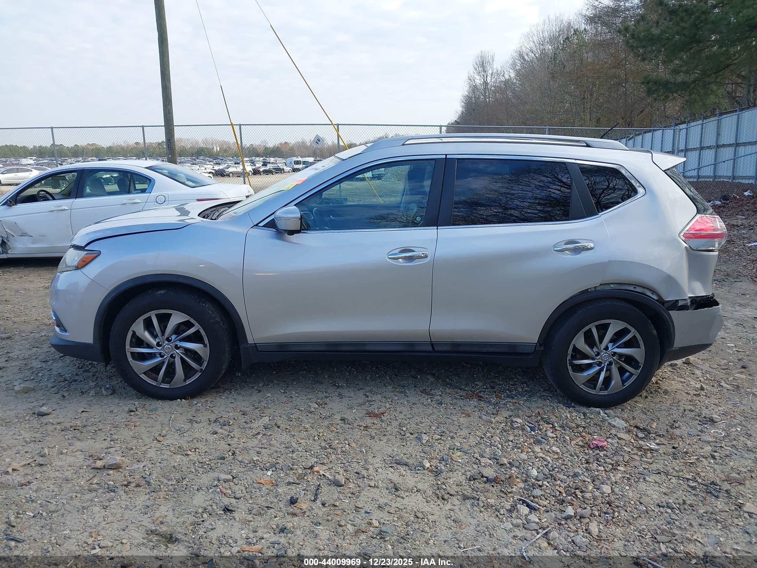2015 Nissan Rogue Sl Silver vin: 5N1AT2MT9FC769238