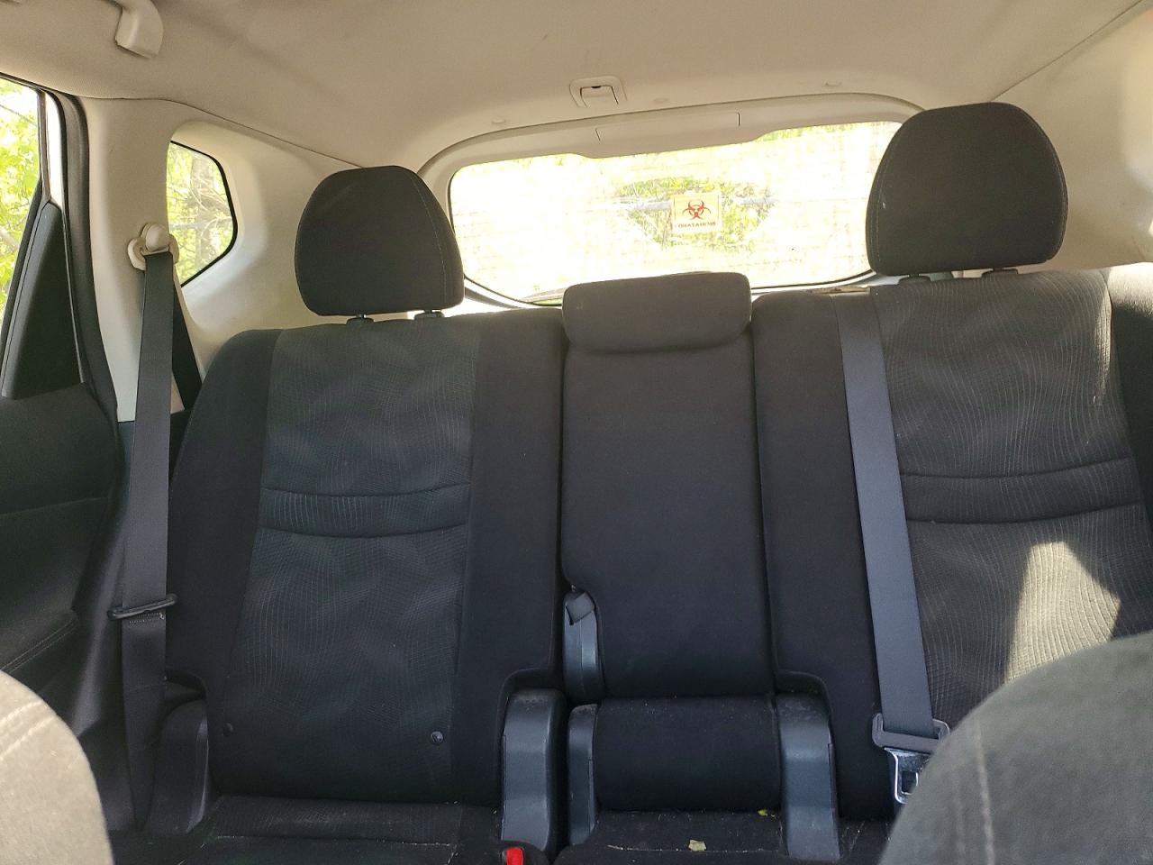 2015 Nissan Rogue S Серебряный vin: 5N1AT2MT9FC881344