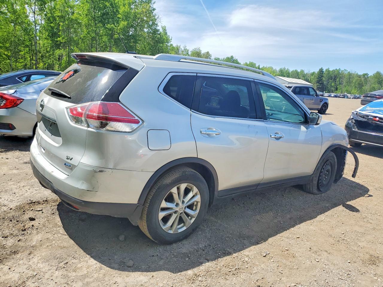 2015 Nissan Rogue S Серебряный vin: 5N1AT2MT9FC881344