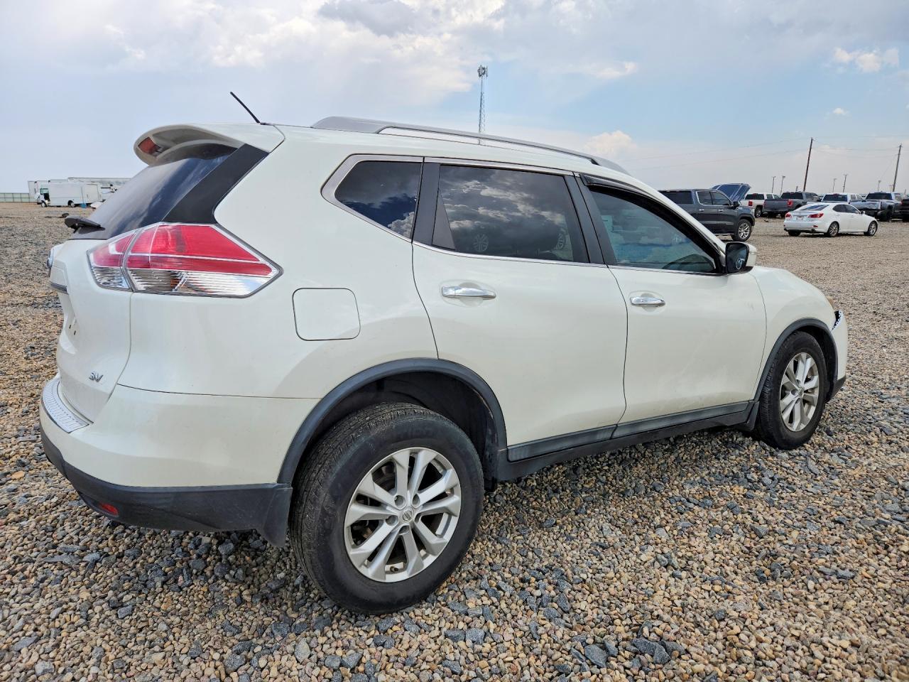 2015 Nissan Rogue Sv White vin: 5N1AT2MT9FC894353