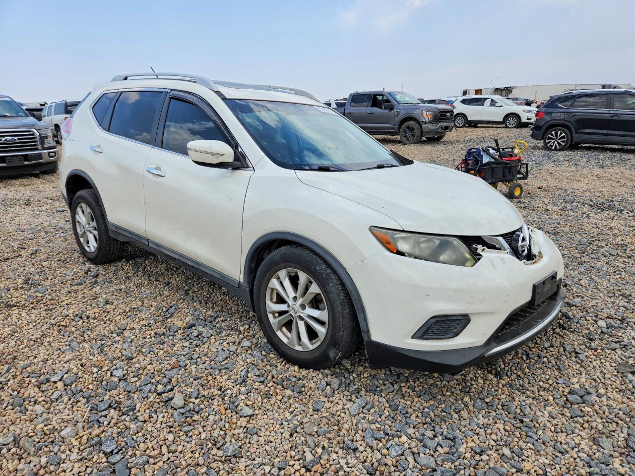 2015 Nissan Rogue Sv White vin: 5N1AT2MT9FC894353