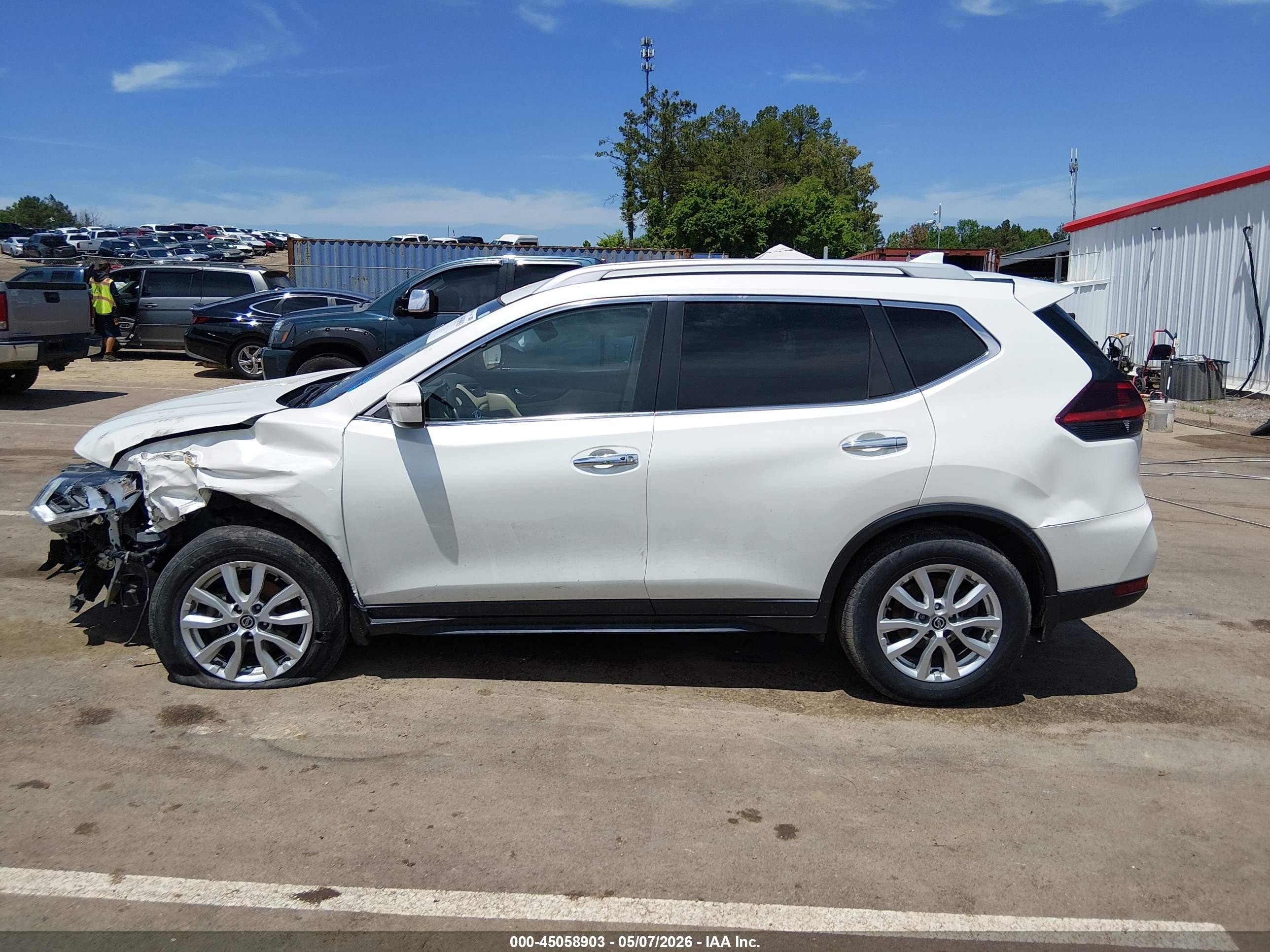 2019 Nissan Rogue Sv Белый vin: 5N1AT2MT9KC786776