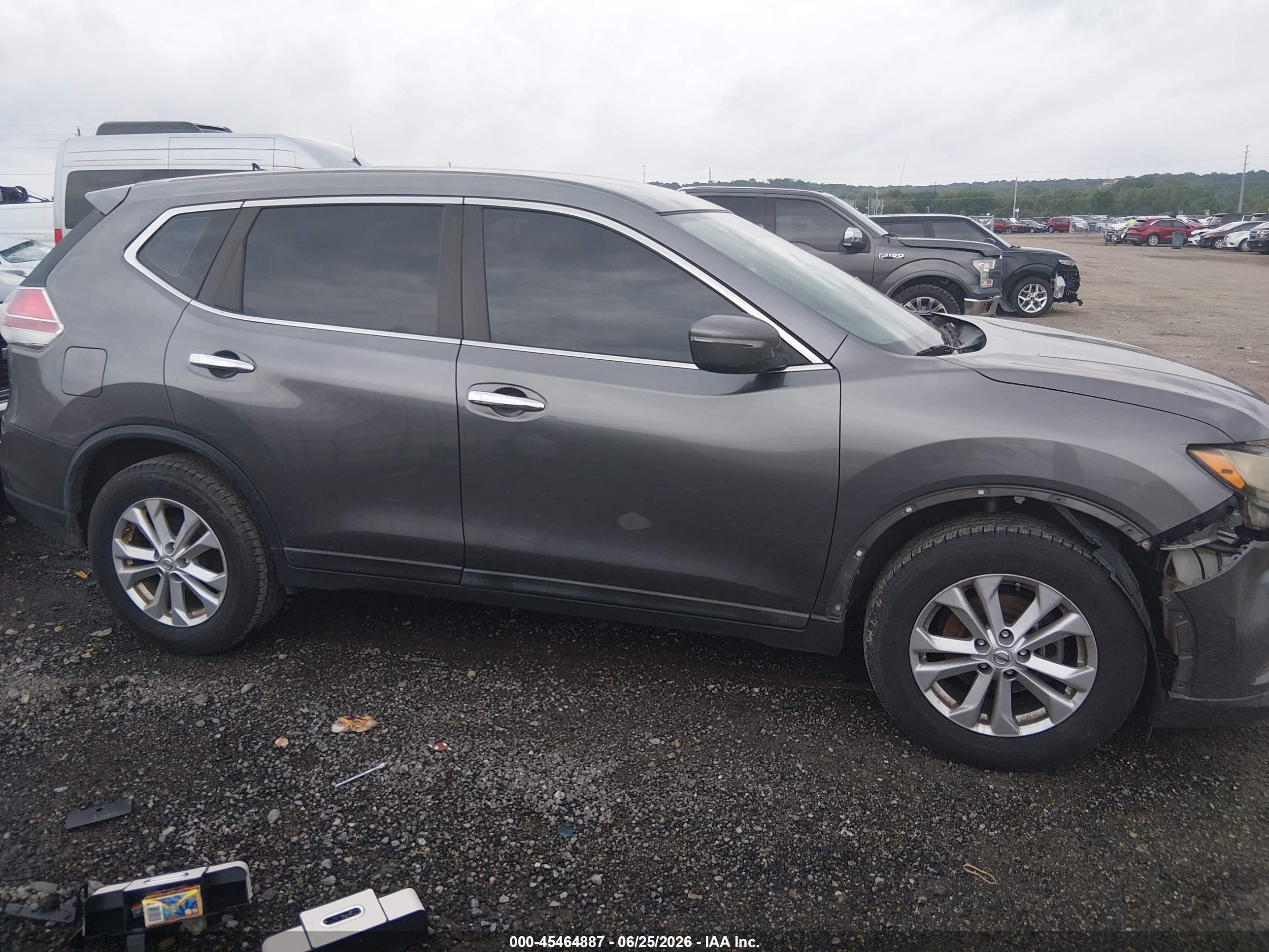 2014 Nissan Rogue S Серый vin: 5N1AT2MTXEC777475
