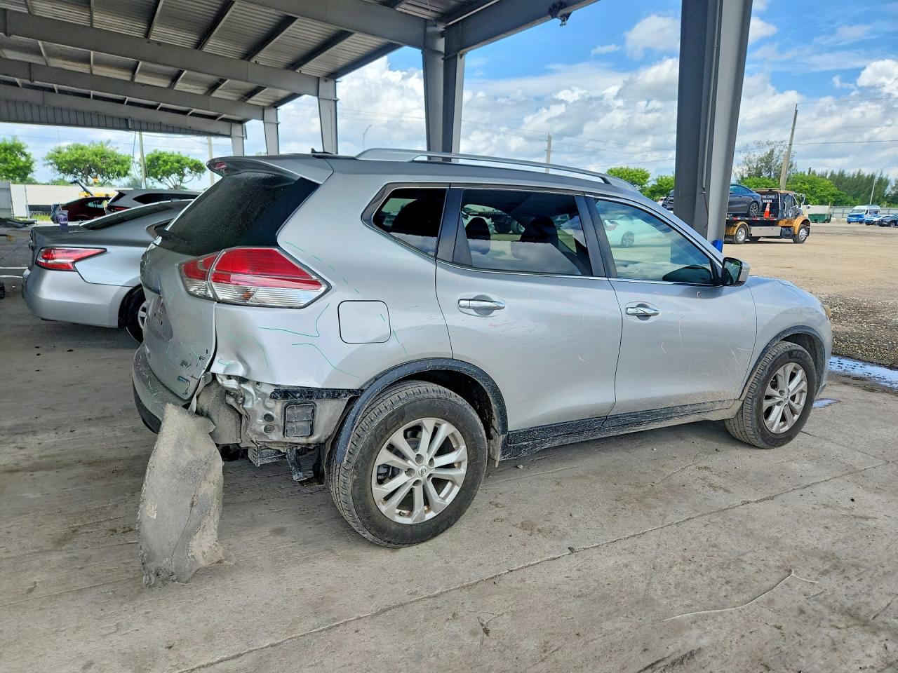 2014 Nissan Rogue S Серебряный vin: 5N1AT2MTXEC784605