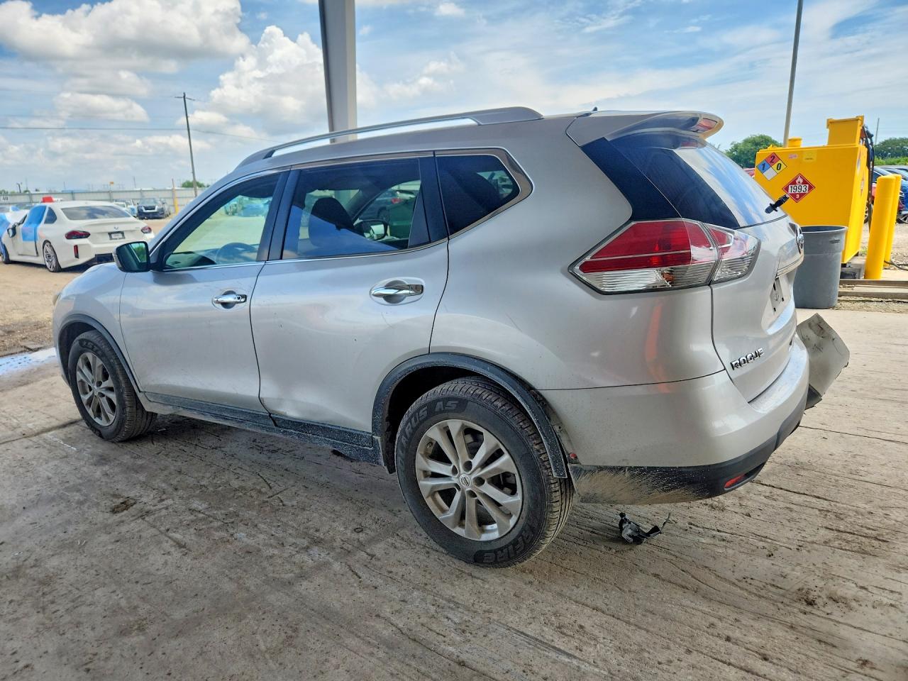 2014 Nissan Rogue S Серебряный vin: 5N1AT2MTXEC784605